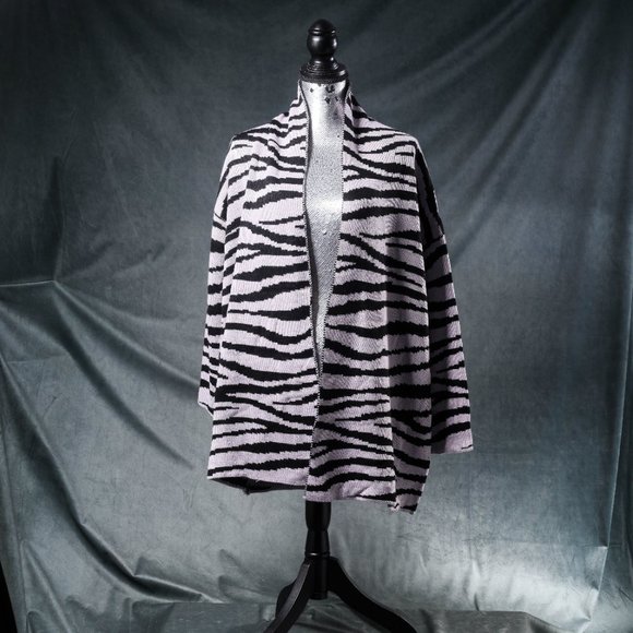 NWT Evelyn Taylor | Black & Light Purple Tiger Stripe Open Cardigan - Large - Picture 3 of 5